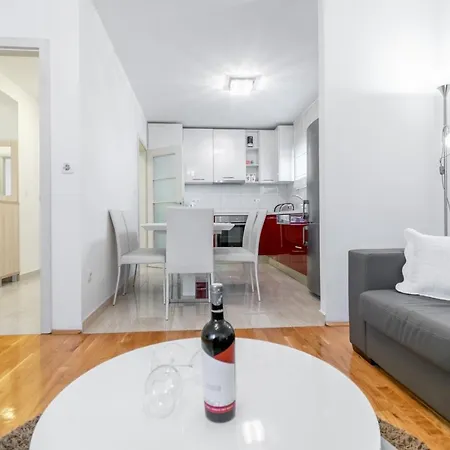 Prskalo * מאקרסקה